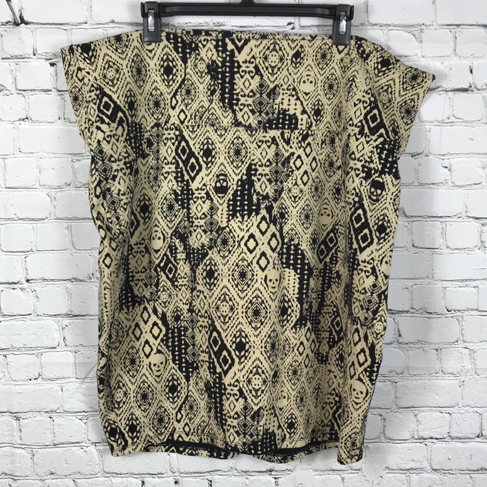 TORRID Sz 3 Tribal Skull Skirt
